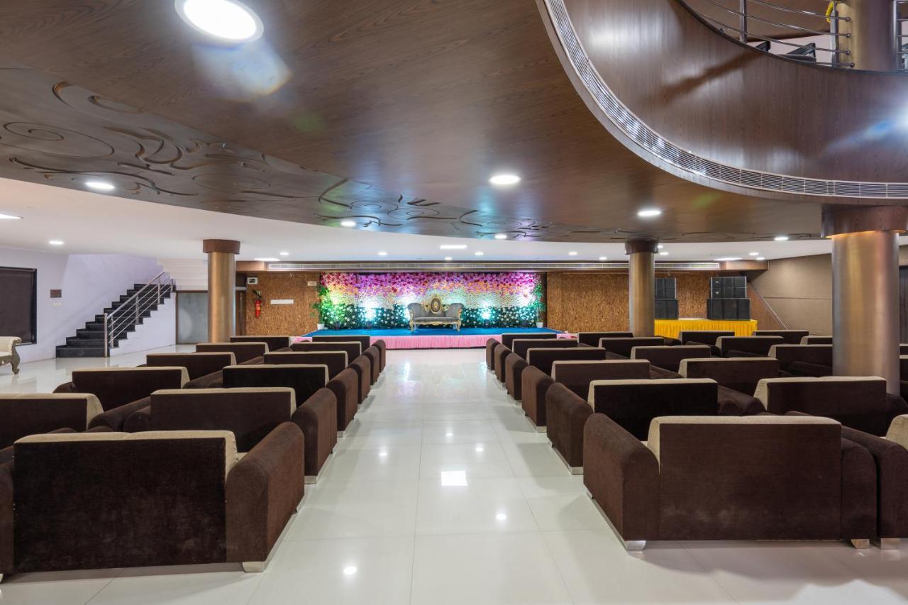Jalashray Resort Nadiād Exterior foto